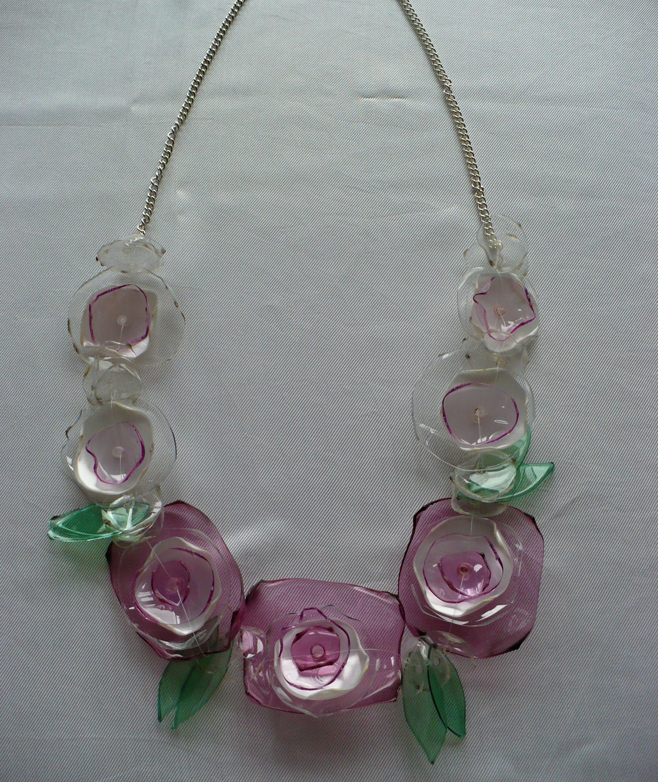 Růžový náhrdelník.jpg